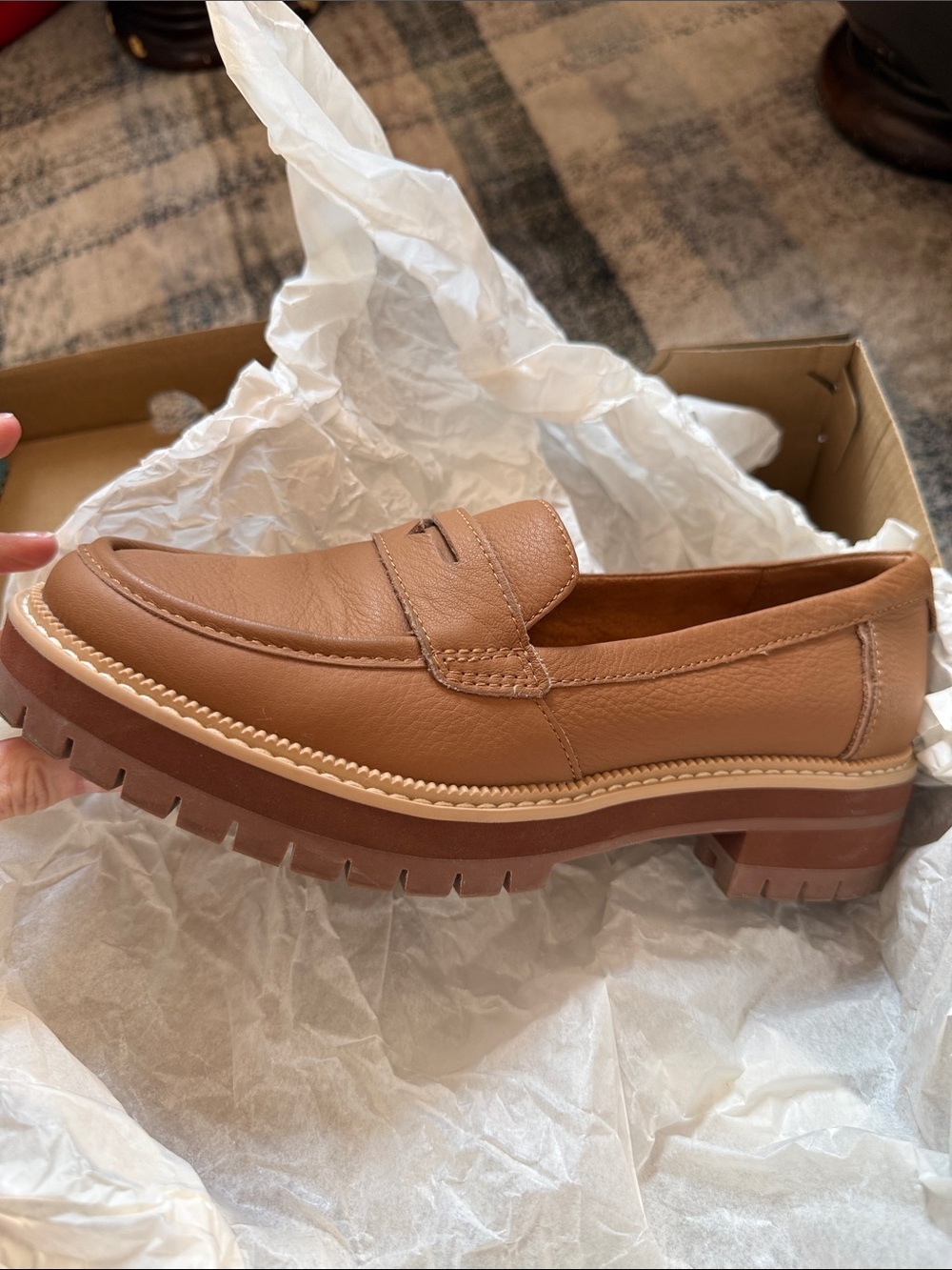 Toms Cara Loafers Tan Leather - Picture 5 of 6